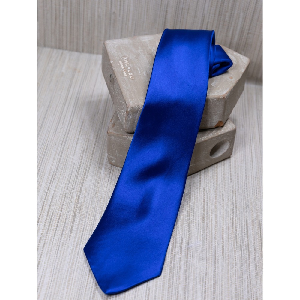 Donald J Trump Signature Collection Royal Blue Silk Satin Necktie Mens Tie